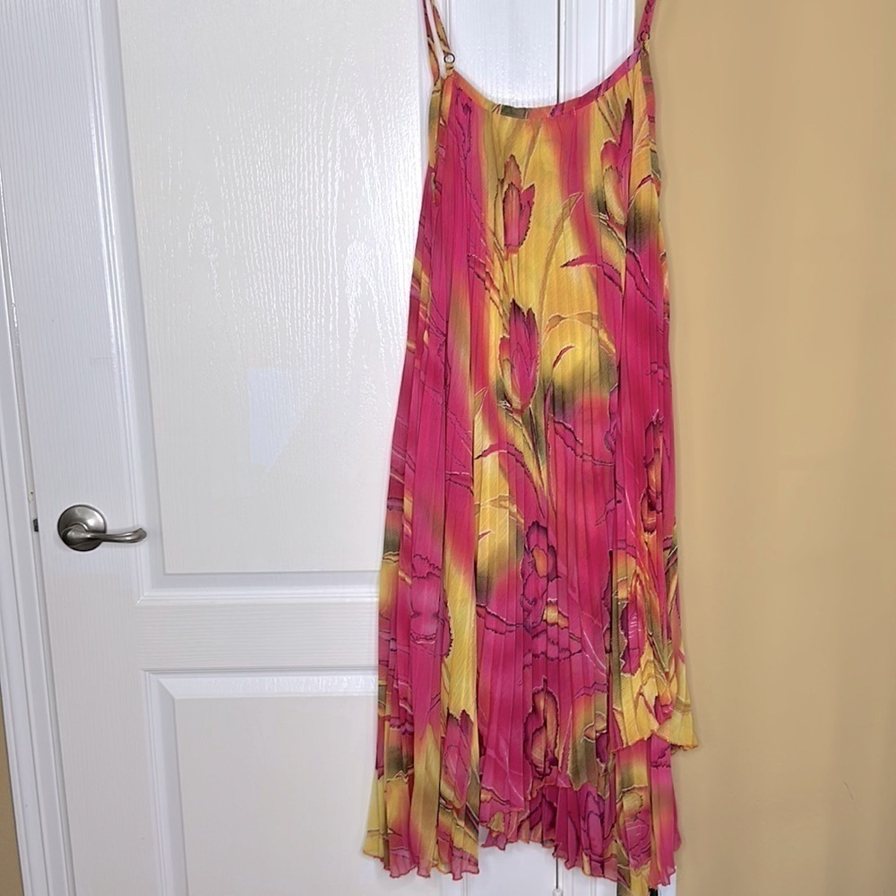 Multi-Color Printed Pleated Free-Flowing Dress - Picture 4 of 15